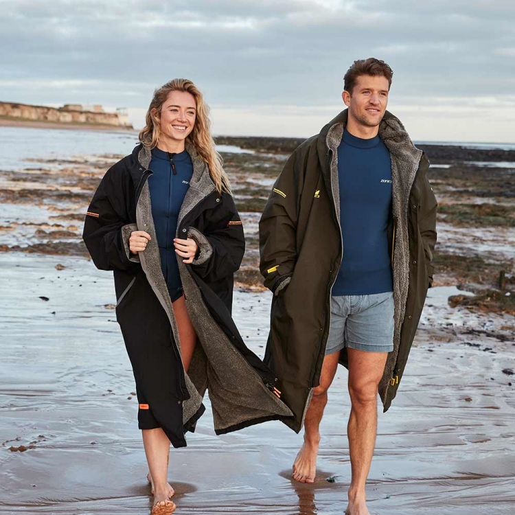 Waterproof changing robe sherpa fleece lining for beach